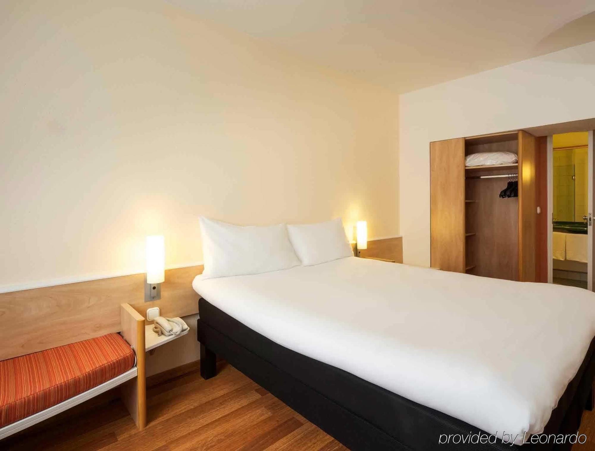 Ibis 3*
